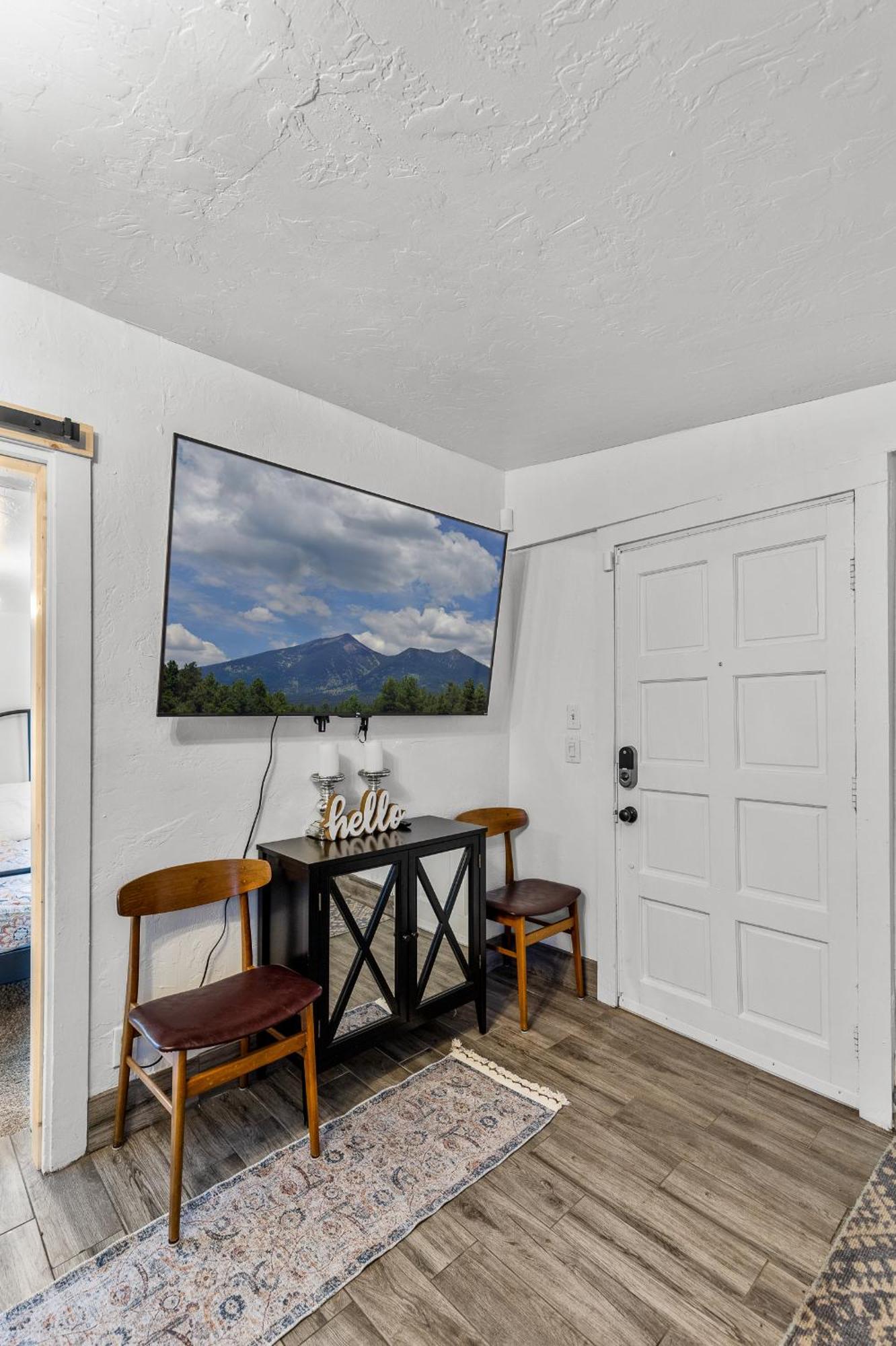 Hébergement de vacances 5 Minute Walking To Downtown, Nau, Coffee Shops, Shopping, Parks And More!