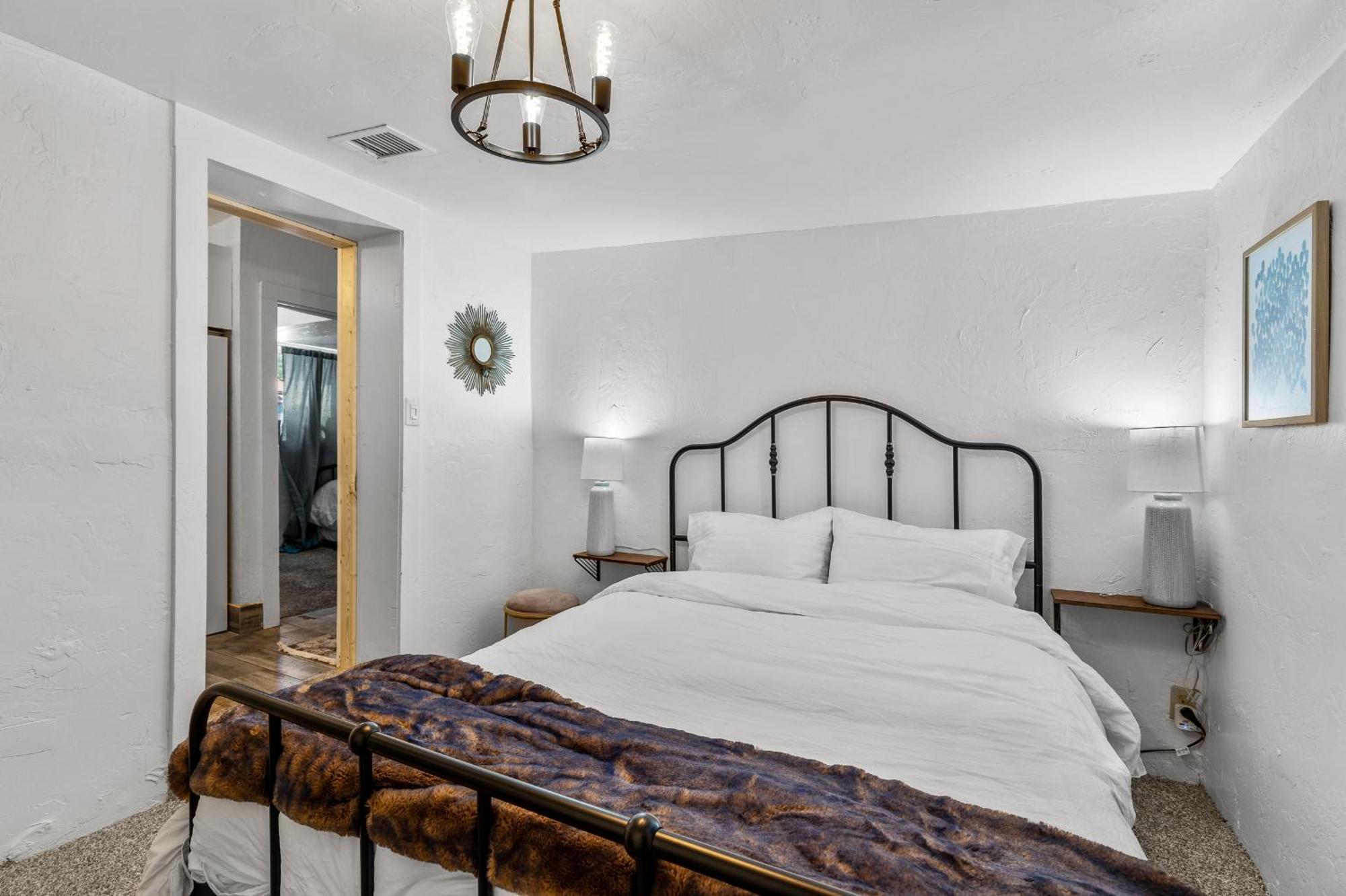 Hébergement de vacances 5 Minute Walking To Downtown, Nau, Coffee Shops, Shopping, Parks And More!